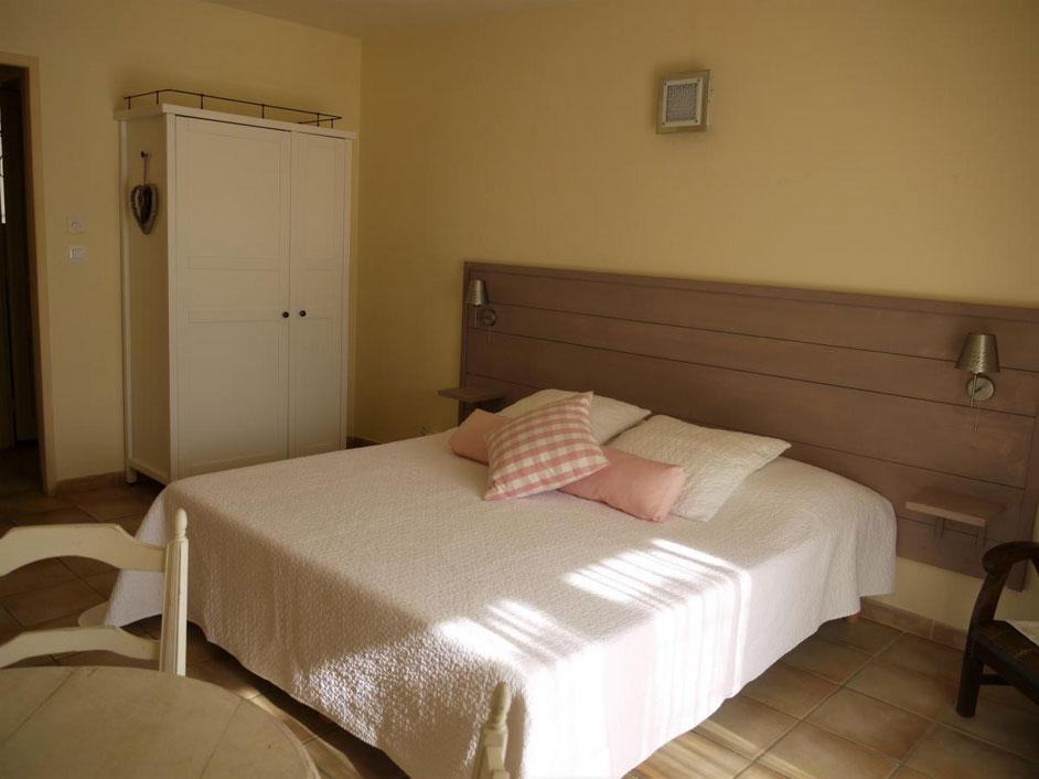 chambre_van_gogh_maison_hote_3-1520571113